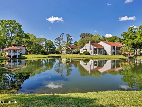 2001 WOOD HILL Drive, Jacksonville, FL 32256