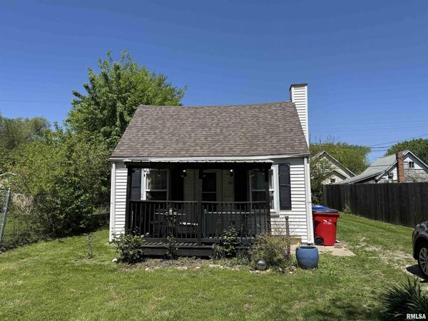 901 E WILSON Avenue, Peoria Heights, IL 61616