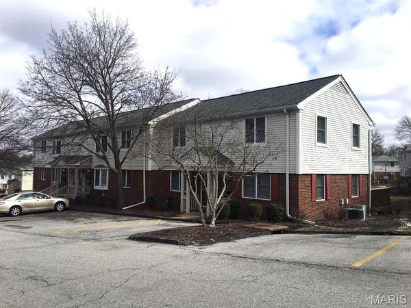 1740 Blue Jay Cove, Brentwood, MO 63144