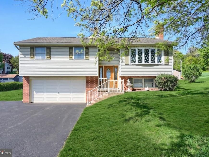 2106 Hope Drive, Red Lion, PA 17356 Main Photo