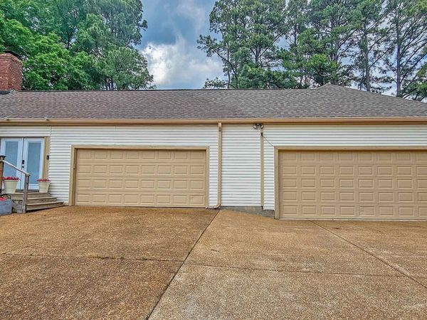 2254 KIRBY PKY, Memphis, TN 38119