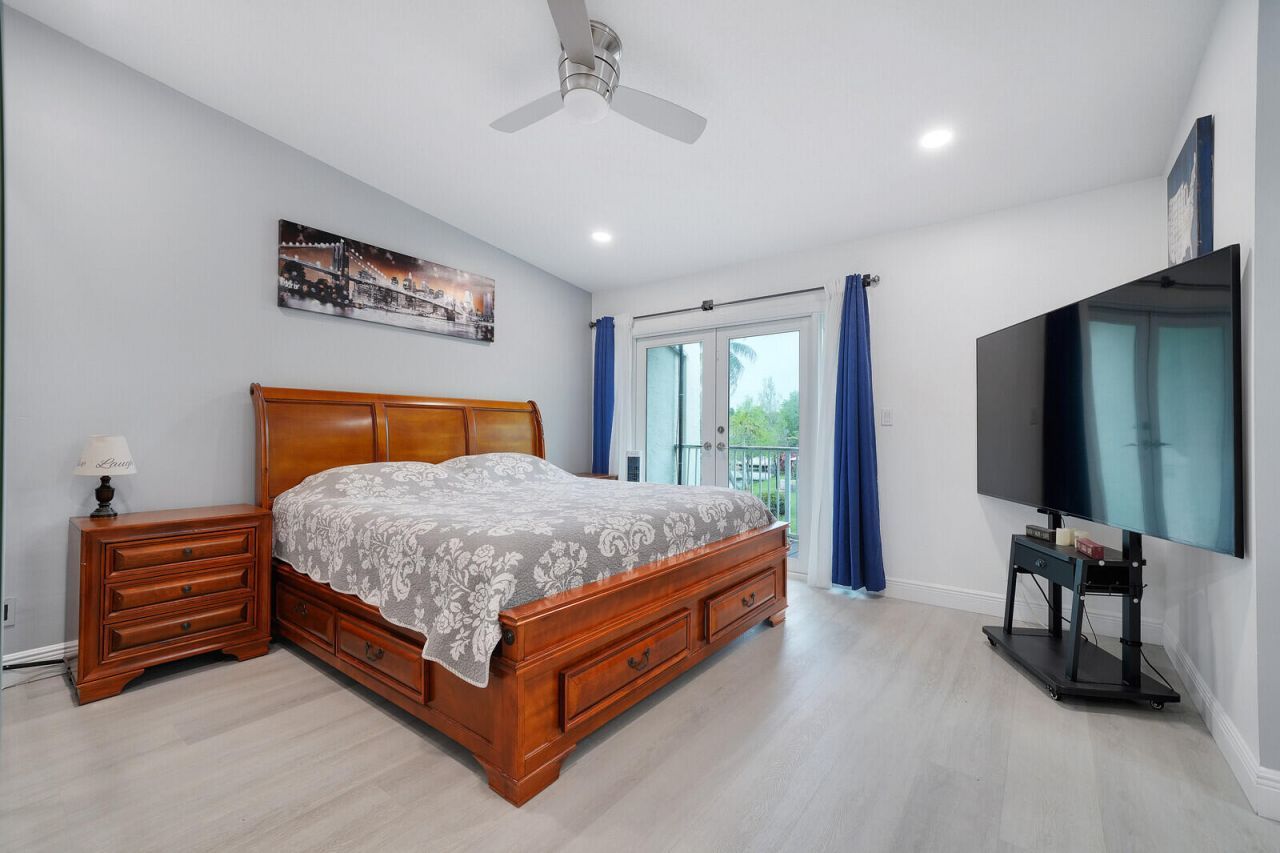 4807 S Hemingway Circle, Margate, FL 33063 Photo