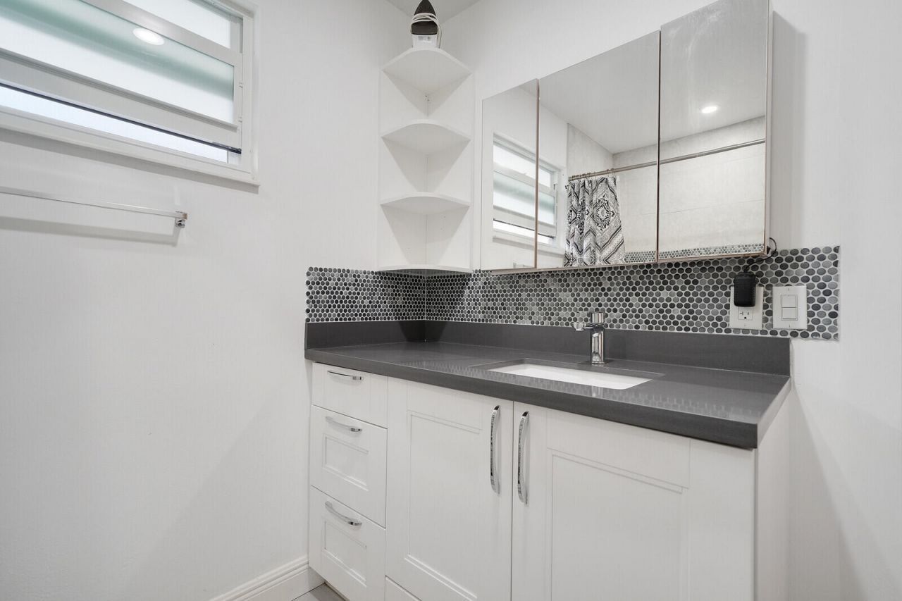 4807 S Hemingway Circle, Margate, FL 33063 Photo