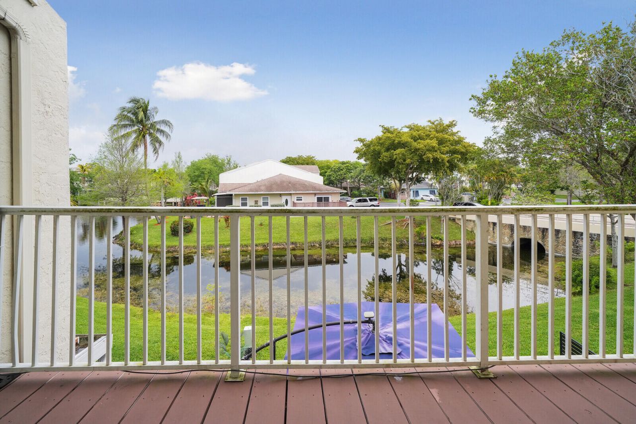 4807 S Hemingway Circle, Margate, FL 33063 Photo