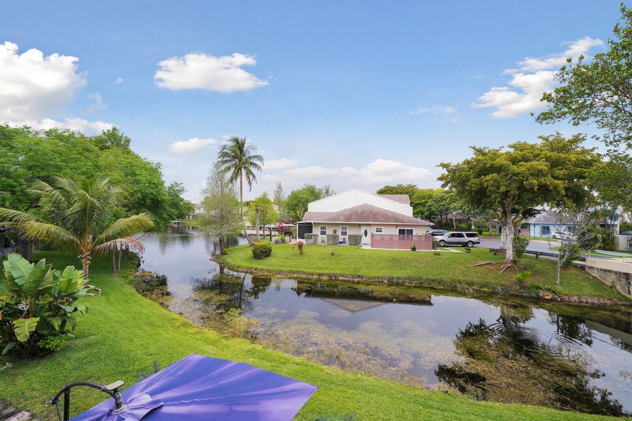 4807 S Hemingway Circle, Margate, FL 33063 Photo