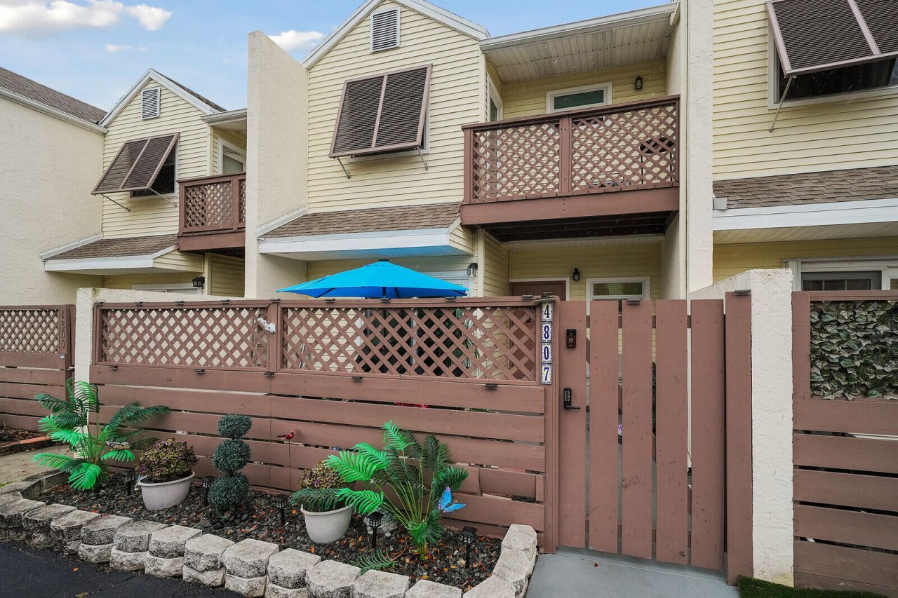 4807 S Hemingway Circle, Margate, FL 33063 Photo