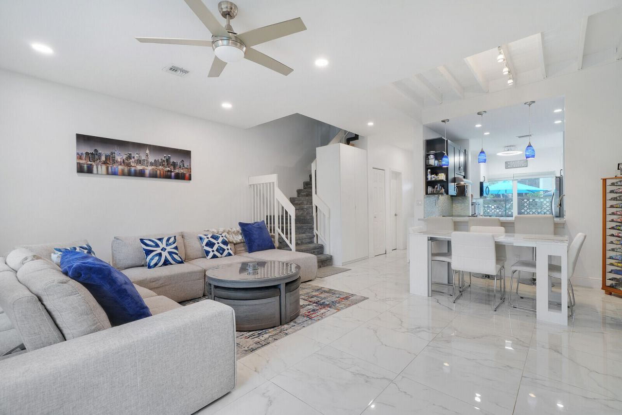 4807 S Hemingway Circle, Margate, FL 33063 Photo