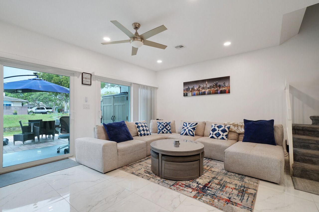 4807 S Hemingway Circle, Margate, FL 33063 Photo