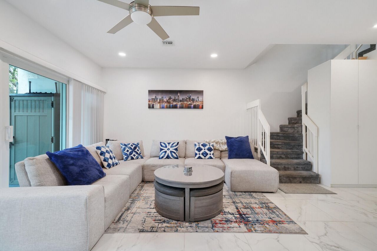 4807 S Hemingway Circle, Margate, FL 33063 Photo