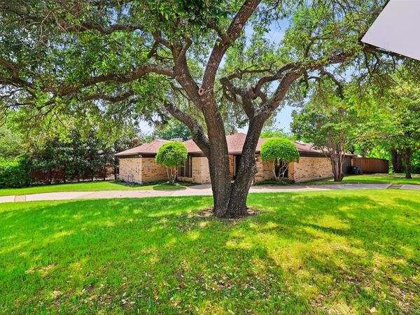 17415 Oakington Court , Dallas, TX 75252