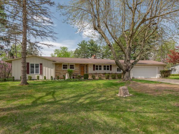 1054 Riverside Drive, Battle Creek, MI 49015