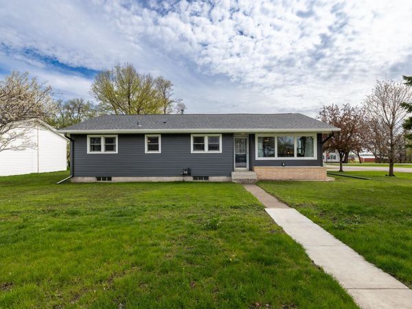 822 W Chandler Street, Arlington, MN 55307