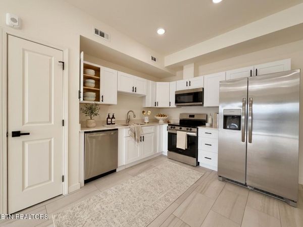 129 Sugarfoot Way, Pigeon Forge, TN 37863