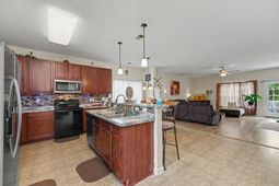 130 Mayfield Drive photo 4