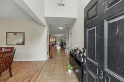 130 Mayfield Drive photo 4