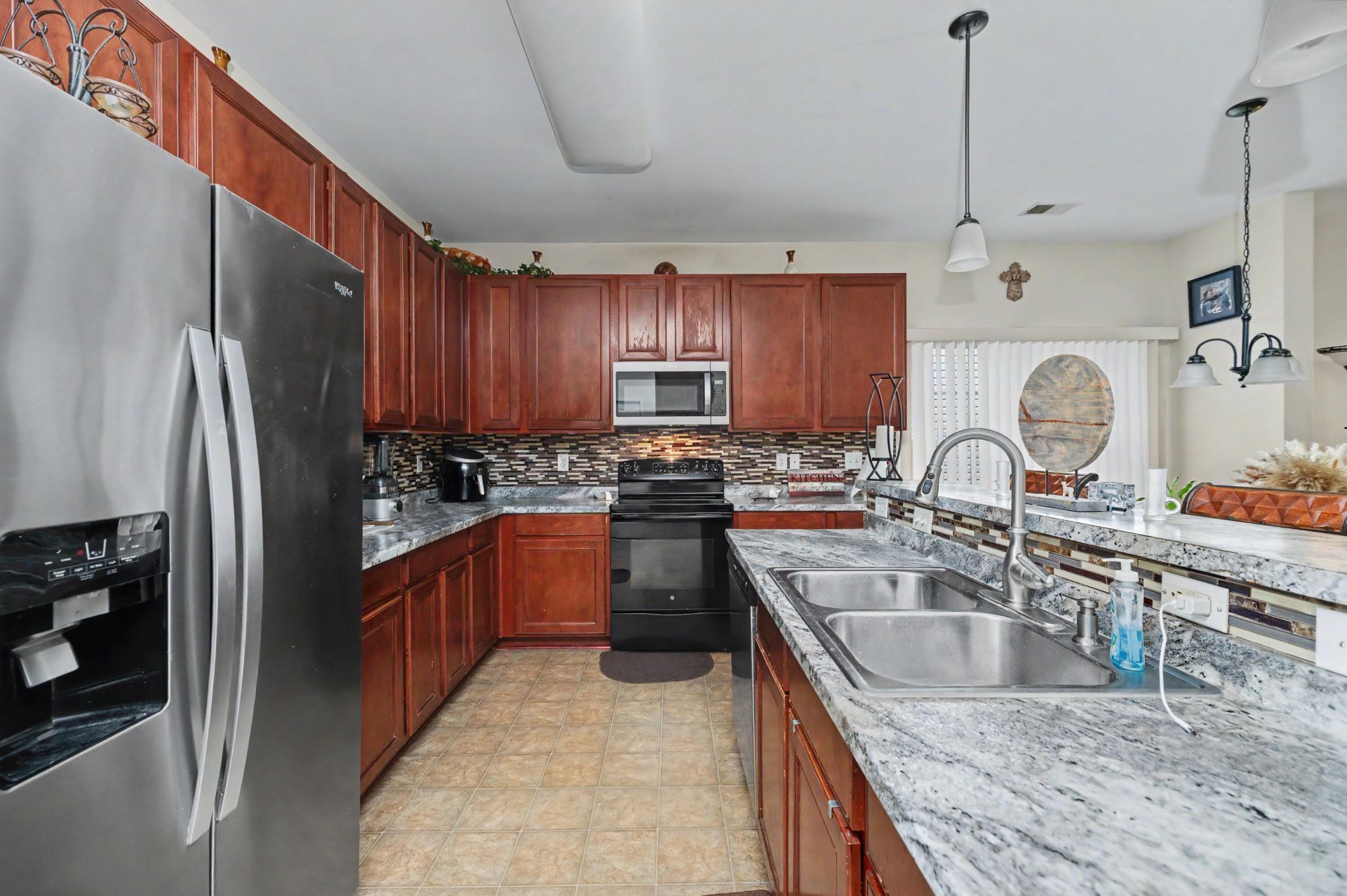 130 Mayfield Drive Photo 7