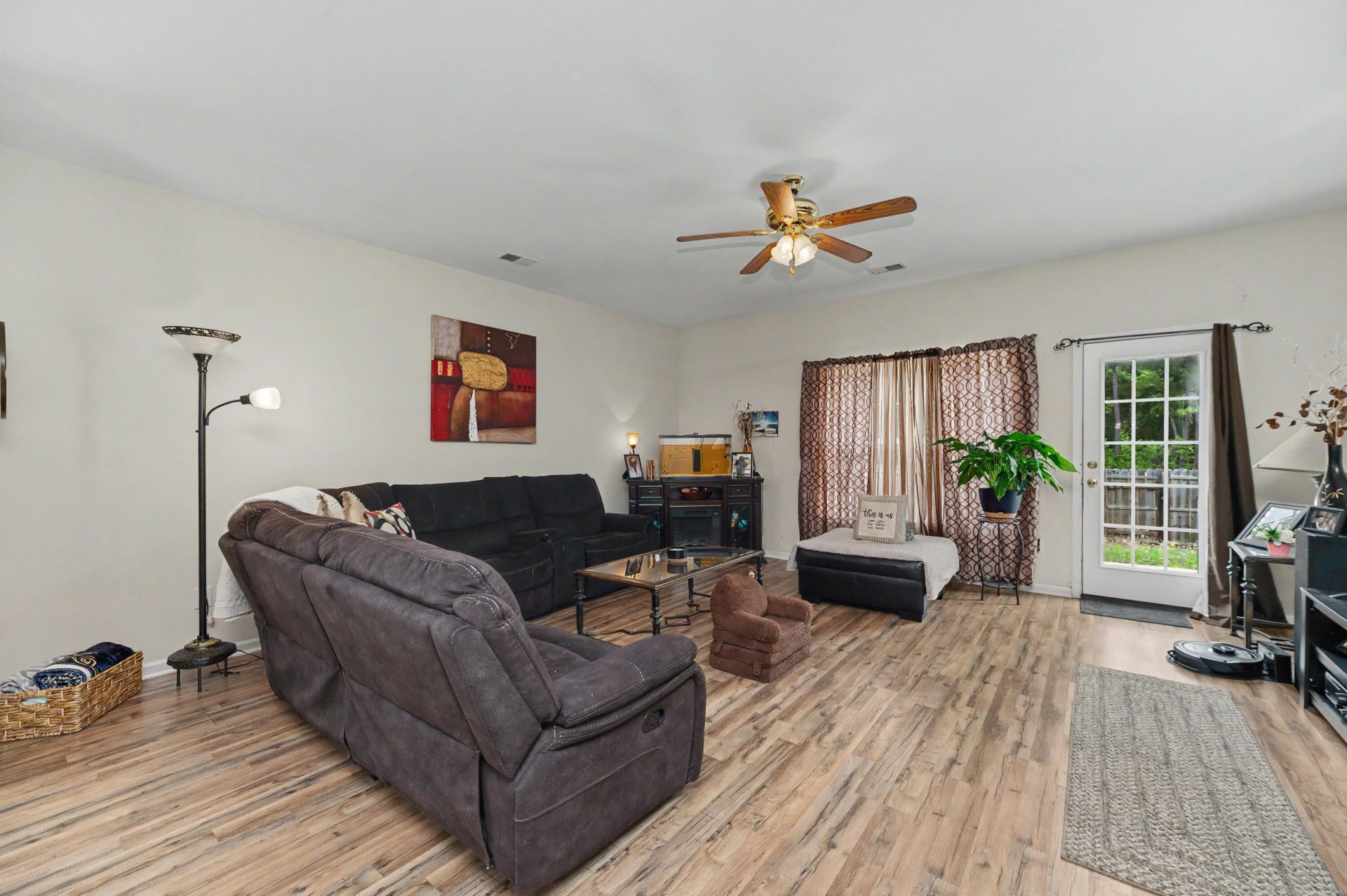 130 Mayfield Drive Photo 9