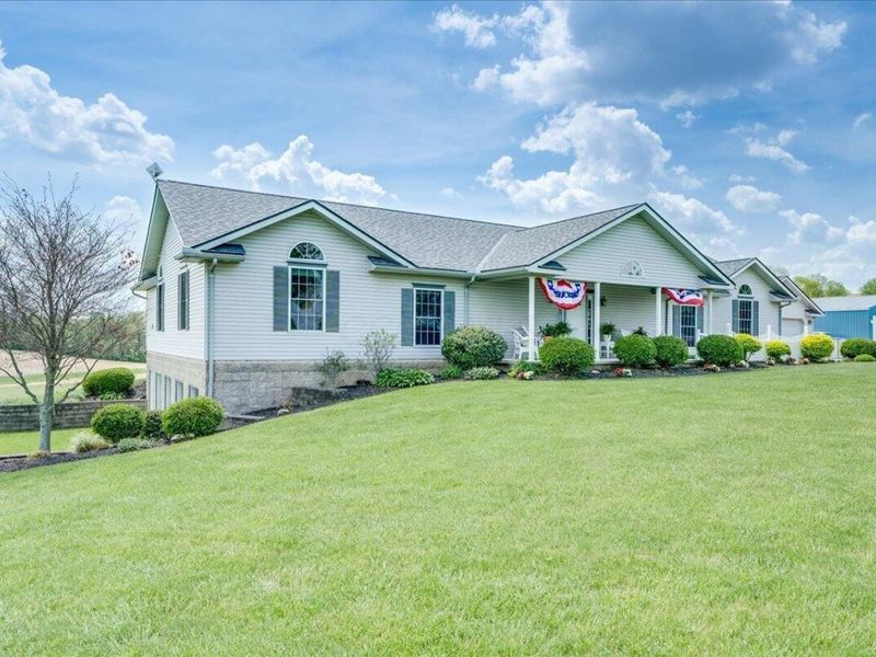 5325 Westfall Road SW, Lancaster, OH 43130 Photo 3