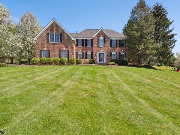 5 Hidden Valley Way, Franklin, NJ 08802