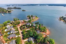 104 Turtle Point Court  photo 4