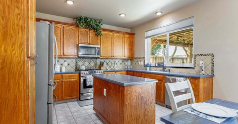 934 Fallbrook Ct, Escalon, CA 95320 Photo