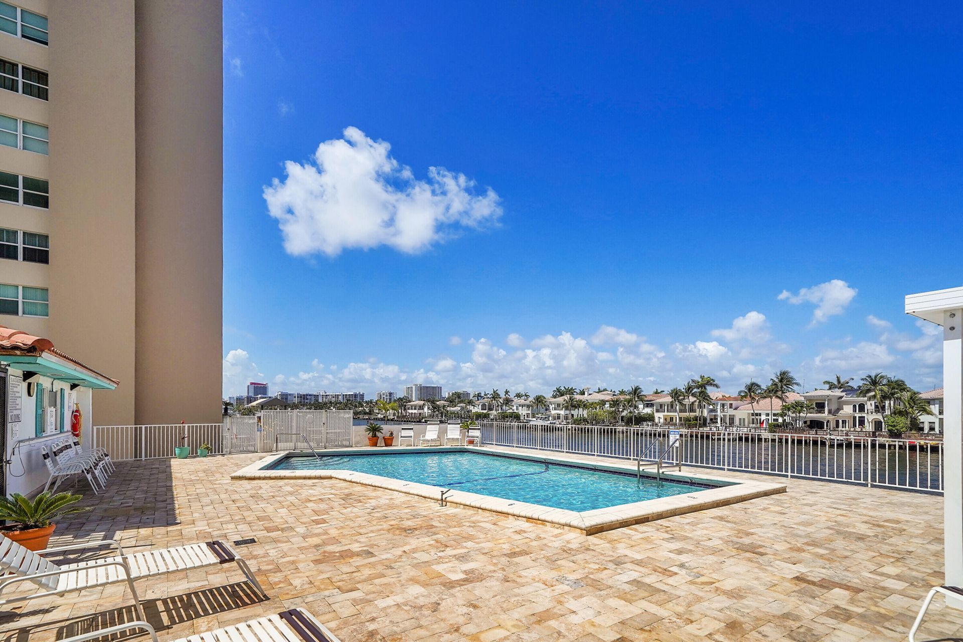 1400 S Ocean Drive, Unit 303, Hollywood, FL 33019 Photo