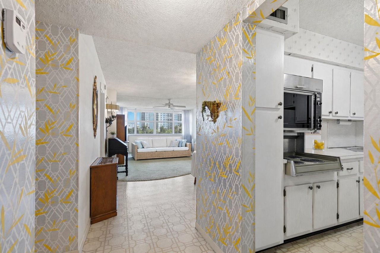 1400 S Ocean Drive, Unit 303, Hollywood, FL 33019 Photo