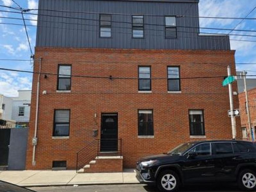 2100 Cross Street, Philadelphia, PA 19146 Main Photo