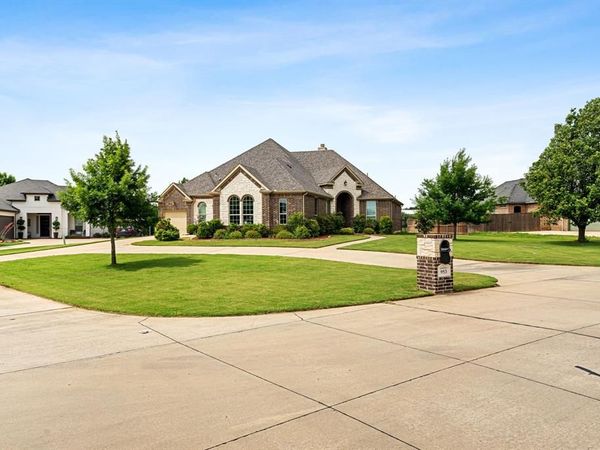 953 Prairie Timber Road , Burleson, TX 76028