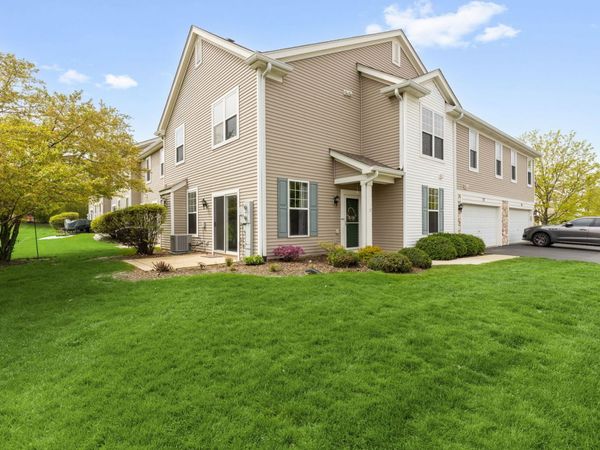 77 Johnson Court , North Aurora, IL 60542