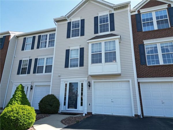 34 Links Dr, New Castle, PA 16101