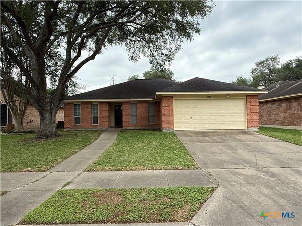 304 Cromwell Drive , Victoria, TX 77901