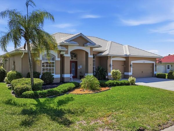 324 OAKWOOD CIRCLE , ENGLEWOOD, FL 34223