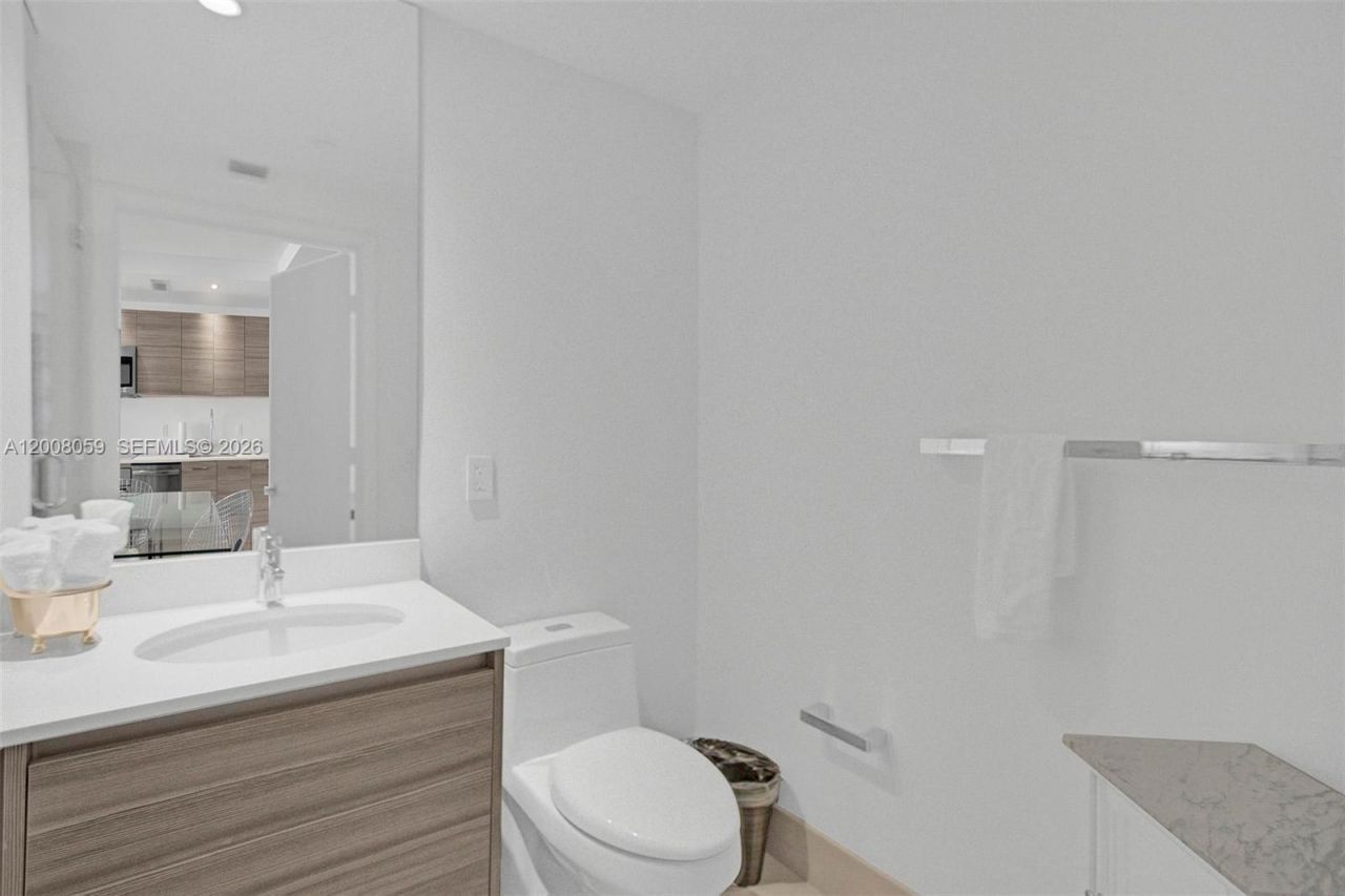121 NE 34th St , Unit 2705, Miami, FL 33137 Photo