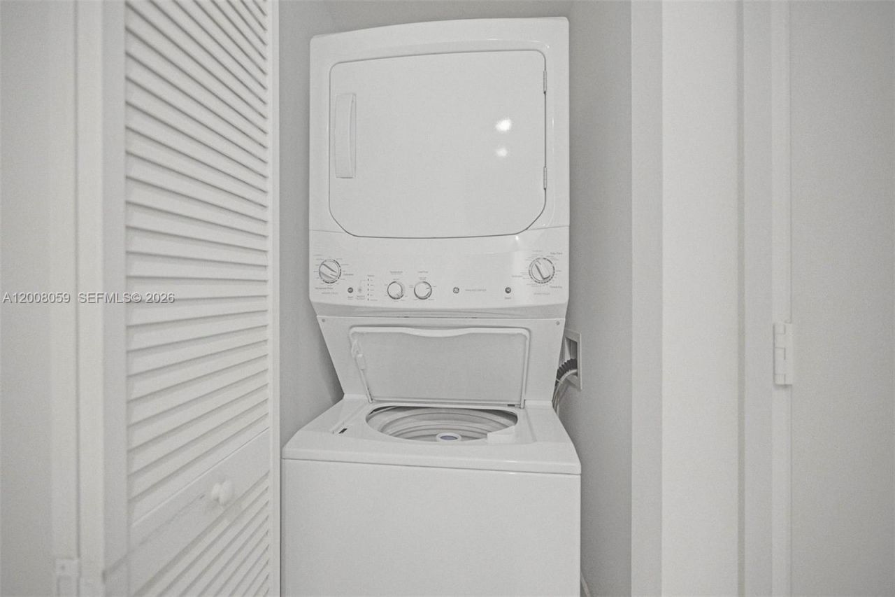 121 NE 34th St , Unit 2705, Miami, FL 33137 Photo