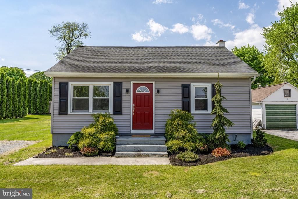 15 W MARKET STREET, MYERSTOWN, PA 17067
