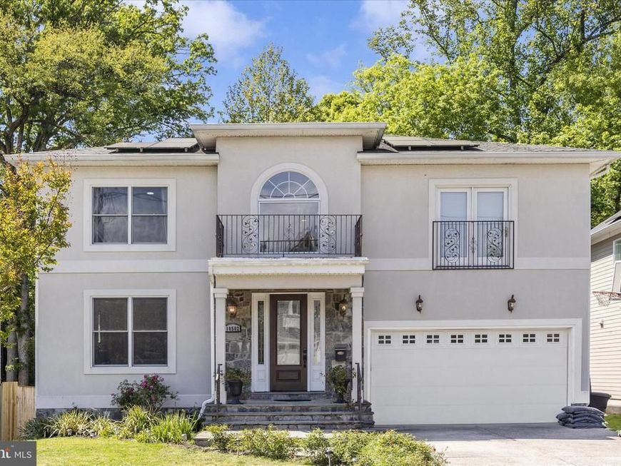 10502 Parkwood Drive, Kensington, MD 20895 Main Photo