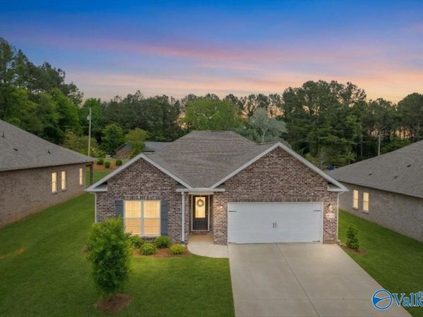 4010 Rockland Circle, Owens Cross Roads, AL 35763