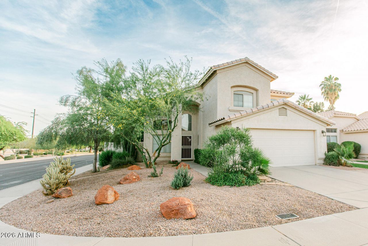 319 W Bolero Drive, Tempe, AZ 85284 Main Photo