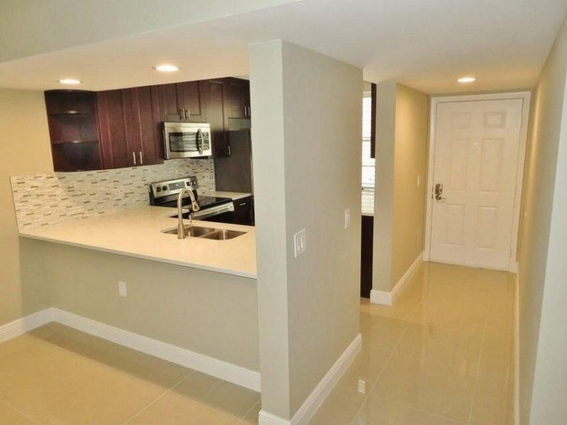 3521 Village Boulevard, Unit 103, West Palm Beach, FL 33409 Photo