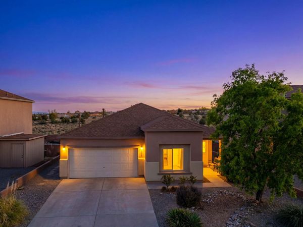 6530 Shiprock Drive NE, Rio Rancho, NM 87144