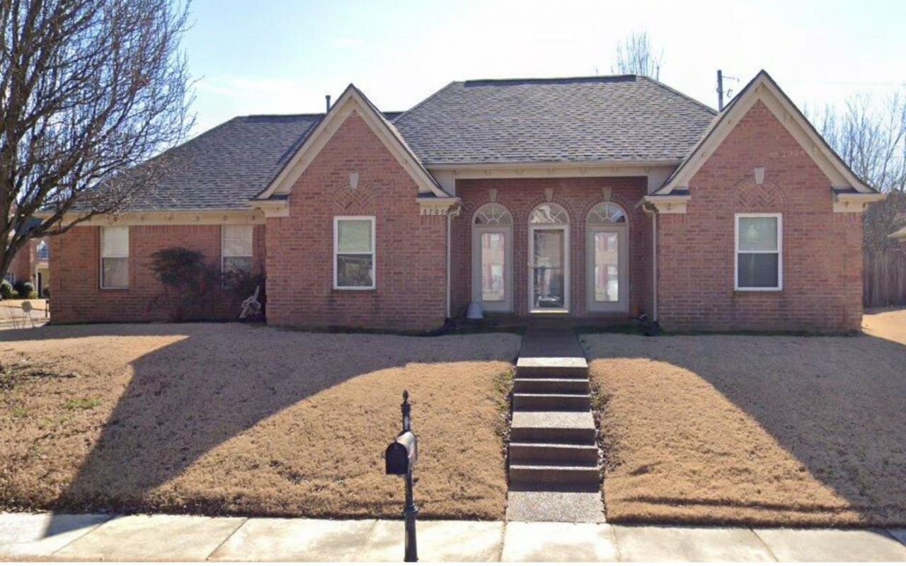 8305 Crimson Creek Dr, Memphis, TN 38016 Main Photo