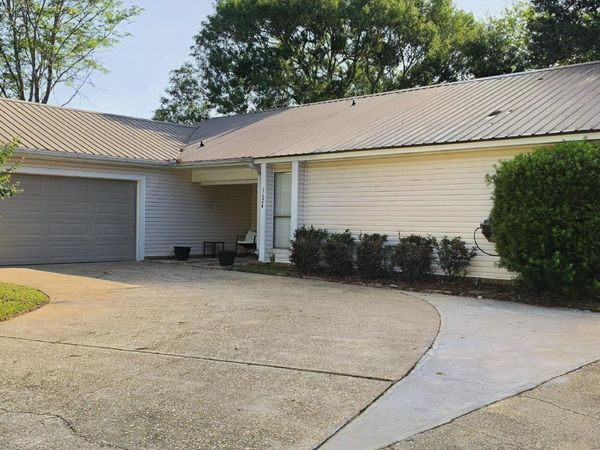 1624 Heidenheim Street, Pascagoula, MS 39581