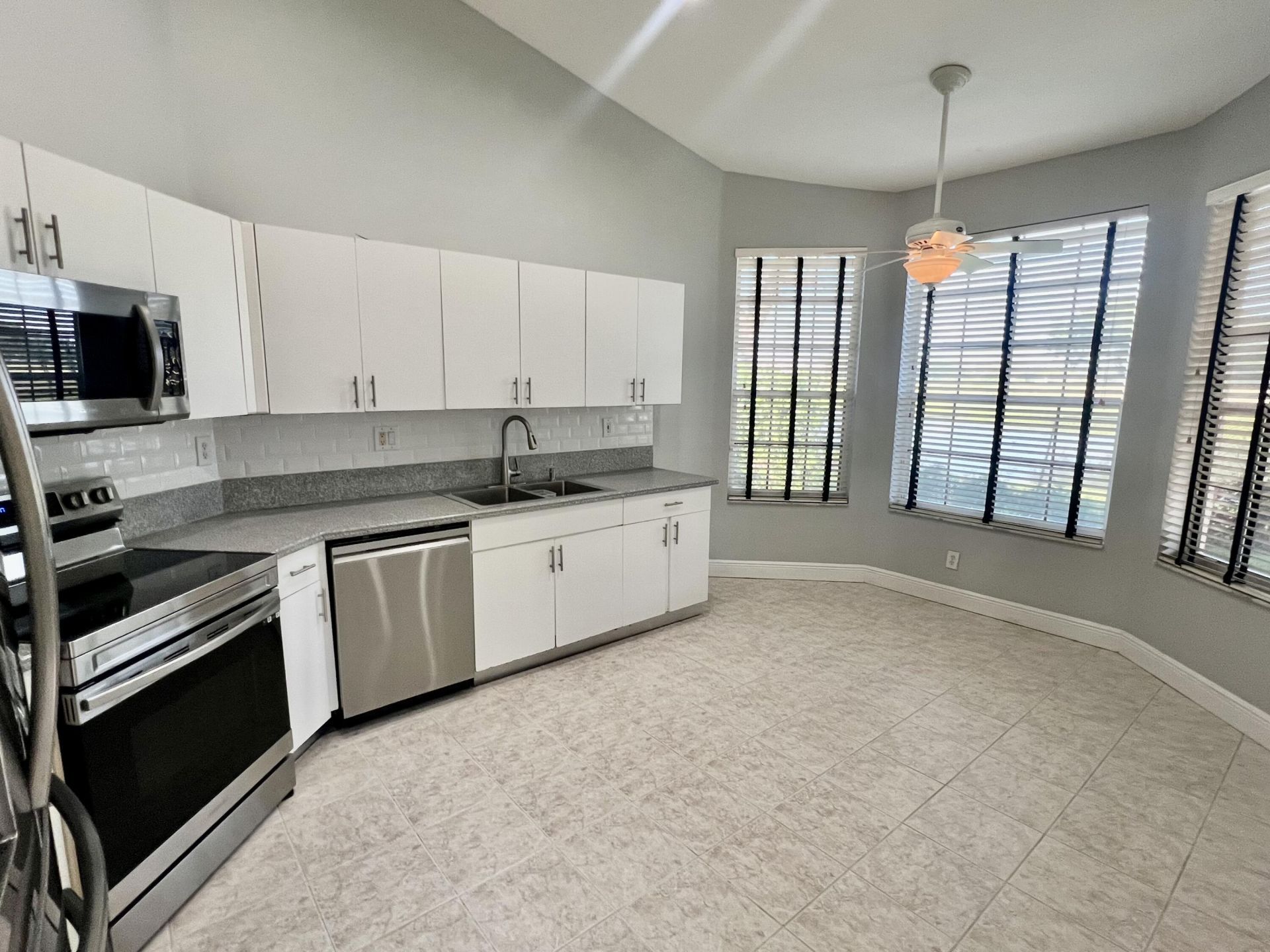 7801 S Aragon Boulevard, Unit 4, Sunrise, FL 33322 Photo
