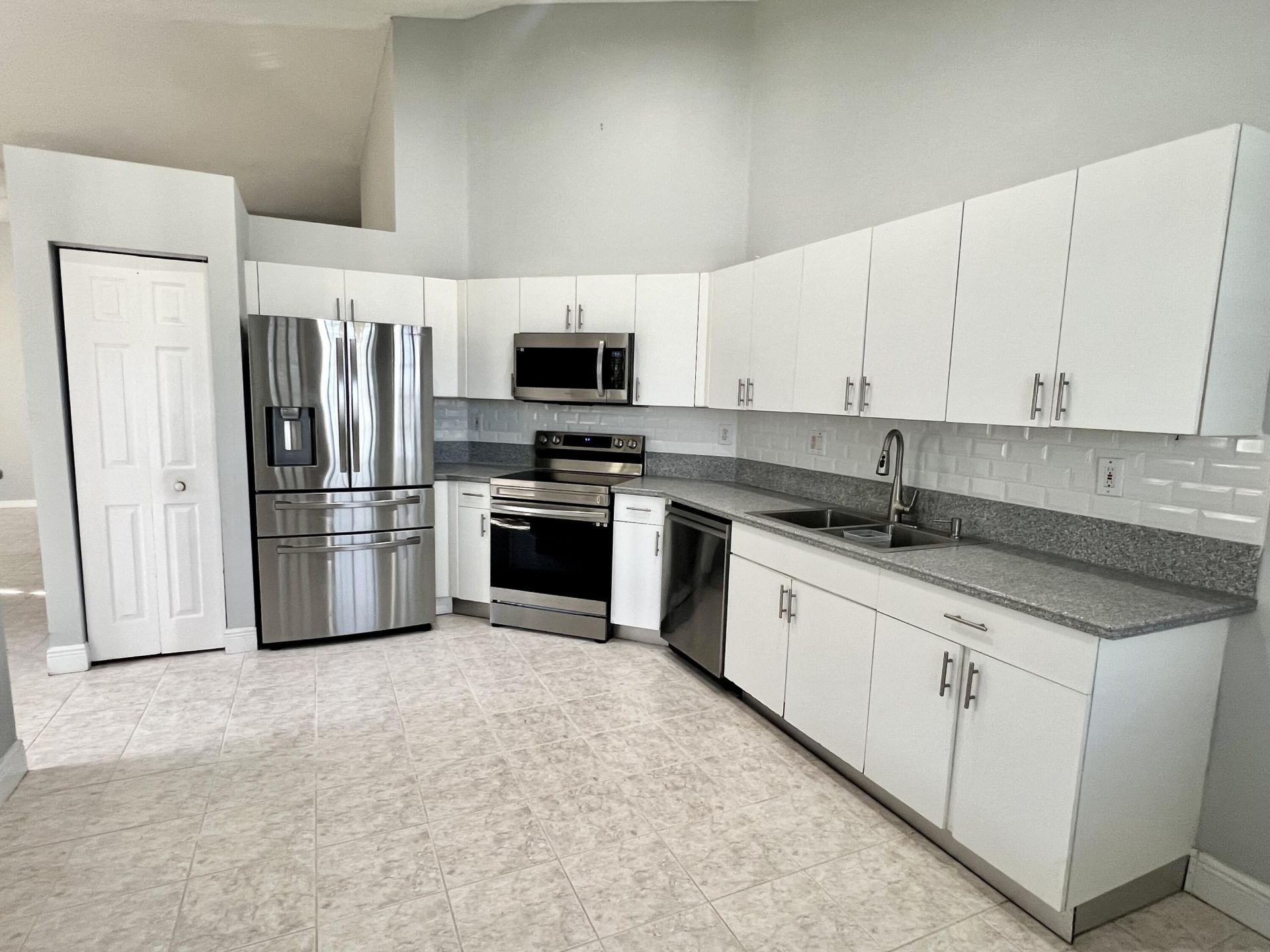 7801 S Aragon Boulevard, Unit 4, Sunrise, FL 33322 Photo