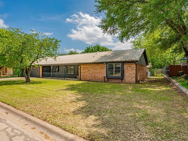 113 Wheeler Street, Glen Rose, TX 76043