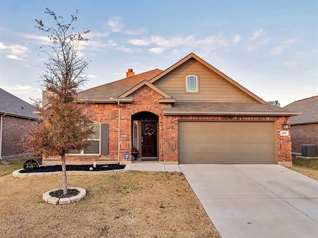 5757 Mountain Stream Trail, Fort Worth, TX 76244 Main Photo