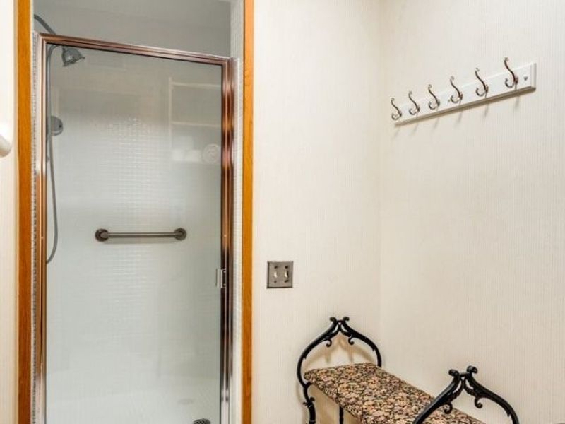 5200 Three Village Drive, Unit 3-DF, Lyndhurst, OH 44124 Photo 16