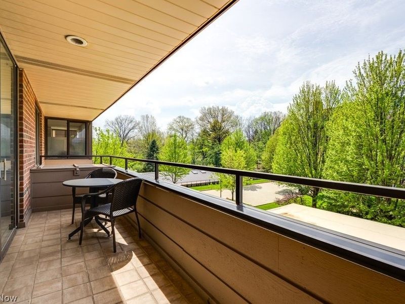 5200 Three Village Drive, Unit 3-DF, Lyndhurst, OH 44124 Photo 17