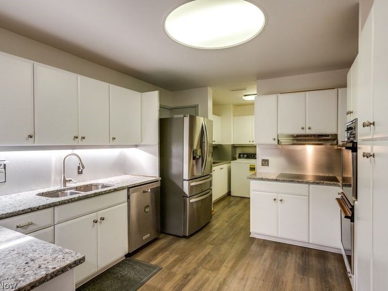 5200 Three Village Drive, Unit 3-DF, Lyndhurst, OH 44124 Photo 19